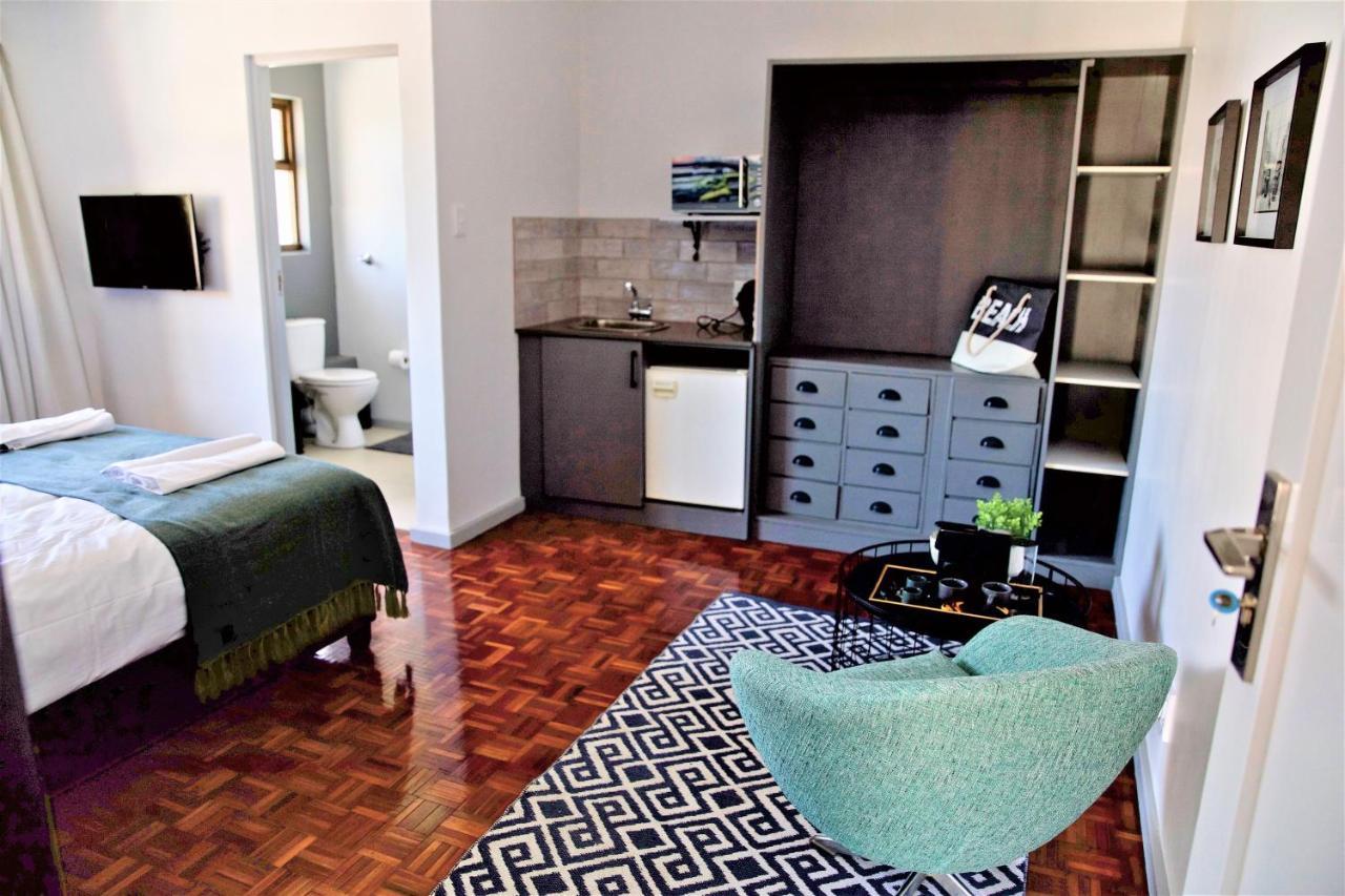 Camborne Holiday Apartments Cape Town Exterior photo