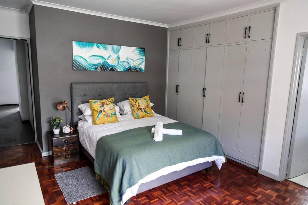 Camborne Holiday Apartments Cape Town Exterior photo